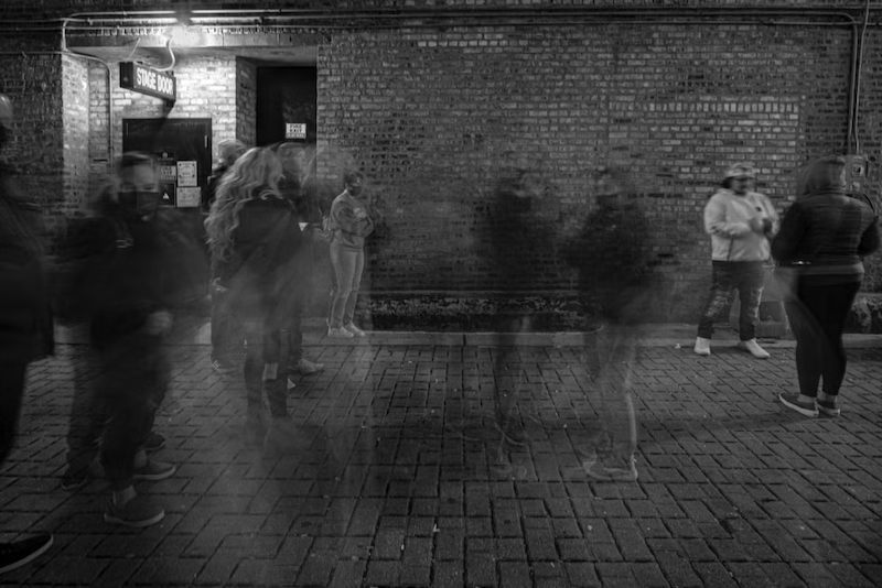 Visitantes no passeio panorâmico dos fantasmas em Chicago